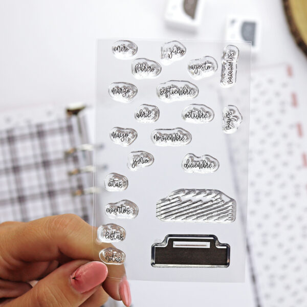 Set de sellos Tab meses mini, para tus elementos más pequeños de planificación. Diseño de Alúa Cid