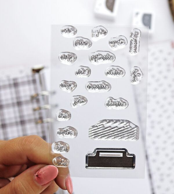 Set de sellos Tab meses mini, para tus elementos más pequeños de planificación. Diseño de Alúa Cid