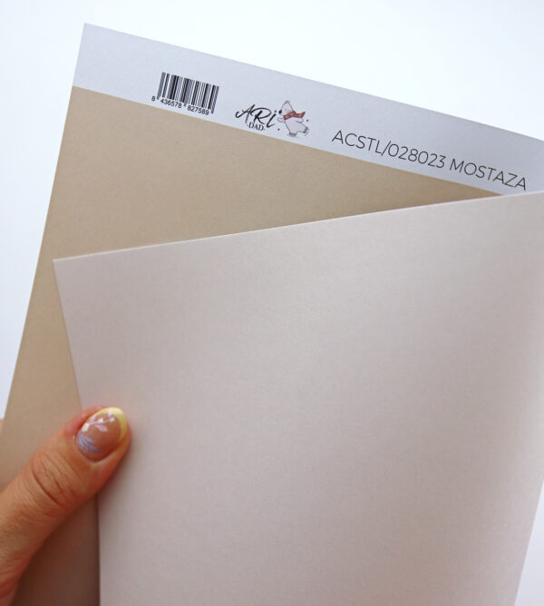Cartulina básica Mostaza, de la colección Aridad. Para scrapbooking, manualidades y proyectos DIY