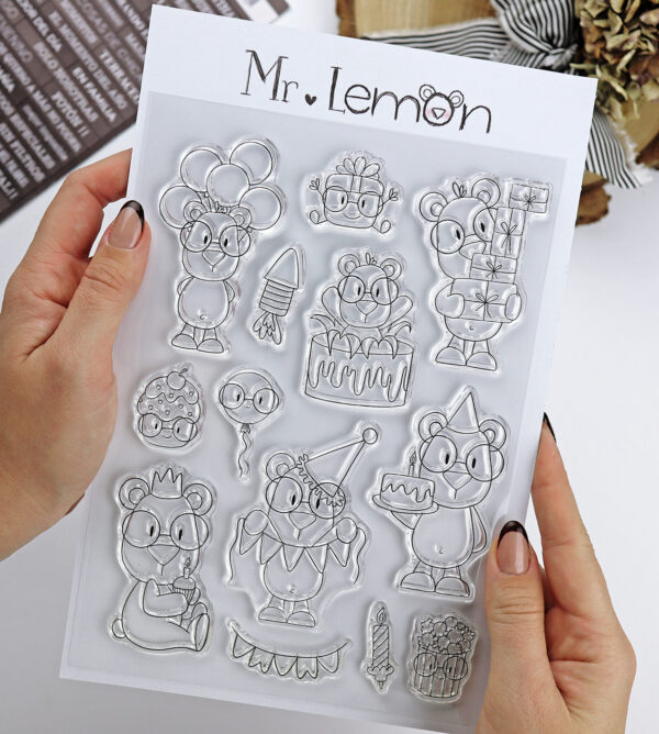 Set de sellos Mr Lemon de Fiesta, diseñados por Andrea la gafotas y preparados por Alúa Cid. Para manualidades y scrapbooking