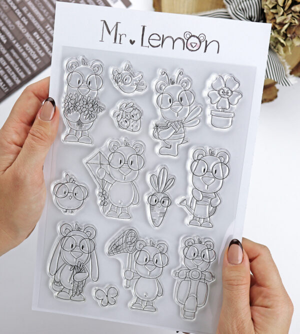 Set de sellos Mr Lemon en Primavera, diseñados por Andrea la gafotas y preparados por Alúa Cid. Para manualidades y scrapbooking